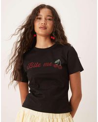 Never Fully Dressed - Camiseta Negra Con Diseño Encogido Y Adorno De Cerezas Bite Me De - Lyst