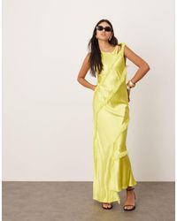 ASOS - Robe longue sans manches en satin avec détail asymétrique et franges - citron vert - Lyst