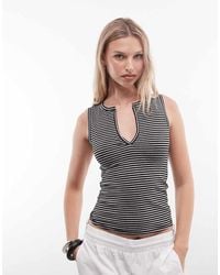 Weekday - Top Senza Maniche E Grigio A Righe Con Scollo A V E Intaglio - Lyst
