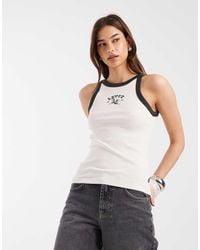Levi's - Camiseta Blanca Sin Mangas Con Cuello De Nadadora Y Estampado Gráfico De Canalé De - Lyst