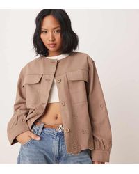 ASOS - Chaqueta Marrón Rosado Sin Solapas Con Detalles Bordados De Sarga De Asos Design Petite-Verde - Lyst