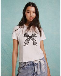 Miss Selfridge - Short Sleeve Baby Tee With Lace Bow Graphic - Lyst