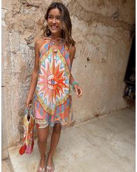 Never Fully Dressed - Josie Hoogsluitende Mini-Jurk Van Chiffon Met V-Rug En Sterrenprint - Lyst