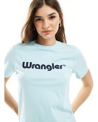 Wrangler - T-shirt azzurra con logo sul davanti - Lyst
