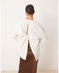 ASOS - T-Shirt A Maniche Lunghe Color Crema Con Incrocio Sul Retro - Lyst