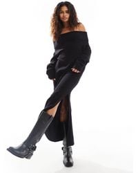Weekday - Exclusivité asos - - malena - robe longue en maille fendue sur le côté à encolure bardot - Lyst