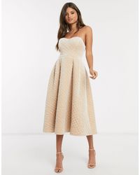 ASOS Premium – Trägerloses Midi-Ballkleid aus Samt mit Steppdesign - Natur
