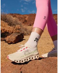 On Shoes - Zapatillas De Deporte Blancas Y Verde Lima Para Correr Cloudmonster De On - Lyst
