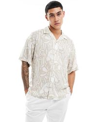 ADPT - Camisa Beis Extragrande Con Cuello De Solapas Y Estampado Floral De -Beis Neutro - Lyst