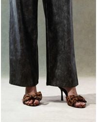 ASOS - – natter – mules aus leder mit hohem absatz und schleifendetail mit leopardenmuster - Lyst
