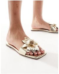SIMMI - Simmi London Miray Flat Sandal With Flower Detail - Lyst