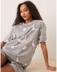 ASOS - Completo Pigiama Oversize Con T-Shirt E Pantaloncini Grigi Con Lune E Stelle - Lyst
