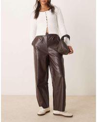 ASOS - Broek Met Elastische Taille En Wijde Ronde Pijpen Van Imitatieleer - Lyst