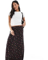 Miss Selfridge - Falda Larga Negra Con Estampado De Corazones De Fibras Hiladas De - Lyst