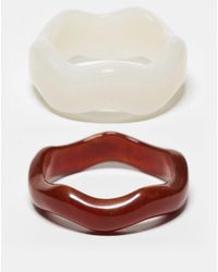 ASOS - – 2er-pack armreifen aus kunstharz im welligem design - Lyst