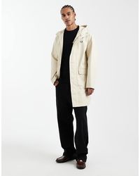 Fred Perry - Parka Larga Con Capucha Y Logo Groundsman De - Lyst