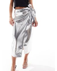 Never Fully Dressed - Falda Midi Plateada De Poliuretano Jaspre De Petite - Lyst