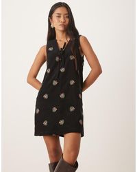 Nobody's Child - Vestido Corto Negro Estilo Pichi Con Bordados Y Detalle De Lazada De Pana De - Lyst