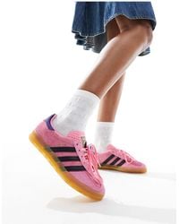 Samba rose baskets avec motif c ur lilas et rose adidas
