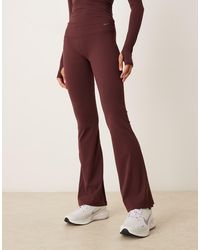 Nike - Leggings De Talle Alto Y Corte Acampanado De Nike Zenvy Training-Rojo - Lyst