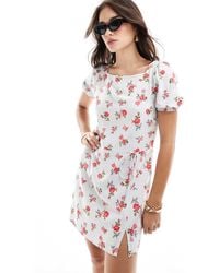 ASOS - – kurzes t-shirt-kleid mit puffärmeln, bindebändern an der taille und blümchenmuster - Lyst