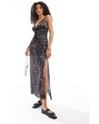 Miss Selfridge - Maxi Slipdress Van Satijn Met Gestrikte Voorkant, Kanten Rand En Strikjesprint - Lyst