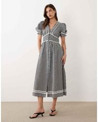Nobody's Child - Saffy V-Neck Puff Sleeve Midi Dress - Lyst