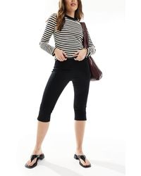 New Look - Pantaloni Capri Di Jeans Neri - Lyst