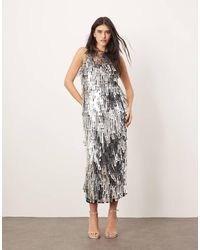ARRANGE - Rechte Midi-Jurk Met Lage Rug En Geometrische Scherflovertjes - Lyst