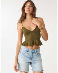 Stradivarius - Top Aderente Kaki Con Volant - Lyst