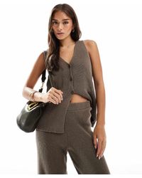 ASOS - Chaleco Color Topo Oscuro De Corte Alargado Con Cuello De Pico De Punto De (Parte De Un Conjunto)-Beis Neutro - Lyst