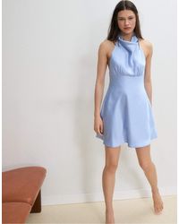 Stradivarius - – kurzes neckholder-kleid aus satin - Lyst