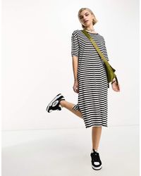 Noisy May - Gestreepte Midi T-Shirtjurk Met Split - Lyst