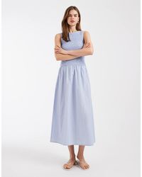 Vero Moda - Robe mi-longue à rayures avec corsage froncé - bleu - Lyst