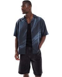 BOSS - Camicia A Maniche Corte Ampia Scuro Con Colletto A Rever - Lyst