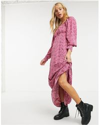 Vero Moda – Maxikleid mit gerafftem Brustdetail und Punktmuster - Pink