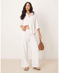 Jdy - Pantalones Blancos De Pernera Ancha Con Lazada En La Cinturilla De Mezcla De Lino De (Parte De Un Conjunto) - Lyst