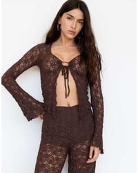 Pull&Bear - Top en dentelle noué sur le devant - Lyst