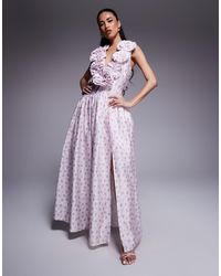 ASOS - Robe longue avec décolleté plongeant et taille basse avec détail grosse fleur - imprimé à petites fleurs - Lyst