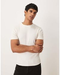 ASOS - Muscle Fit Hoogsluitend T-Shirt Met Textuur - Lyst