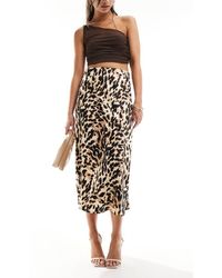 Y.A.S - Falda Midi Con Estampado De Leopardo De Satén De - Lyst