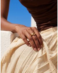 ASOS - – farbener ring aus wasserfestem edelstahl mit schlichtem, wellenförmigem design - Lyst