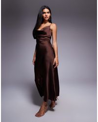 New Look - Robe mi-longue en satin à col bénitier - Lyst