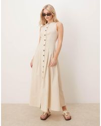 ASOS - Vestito Lungo Stile Gilet Color Avena Con Scollo A Barchetta E Bottoni - Lyst
