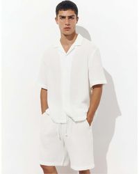 Pull&Bear - – kurzärmliges hemd aus kreppstoff - Lyst