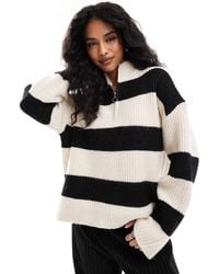 Pieces - Jersey A Rayas Monocromáticas Anchas Con Cuello Alto Y Cremallera De - Lyst
