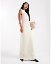 4th & Reckless - Robe pull longue en maille douce aspect laine à col montant et sans manches - crème - Lyst
