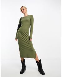 Pieces - – figurbetontes midikleid mit u-boot-ausschnitt - Lyst