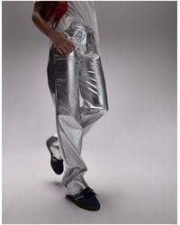 TOPSHOP - Pantalon droit en similicuir métallisé avec patte à la taille - argenté - Lyst