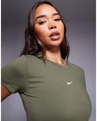 Nike - Gym life - t-shirt crop top à logo swoosh - kaki - Lyst